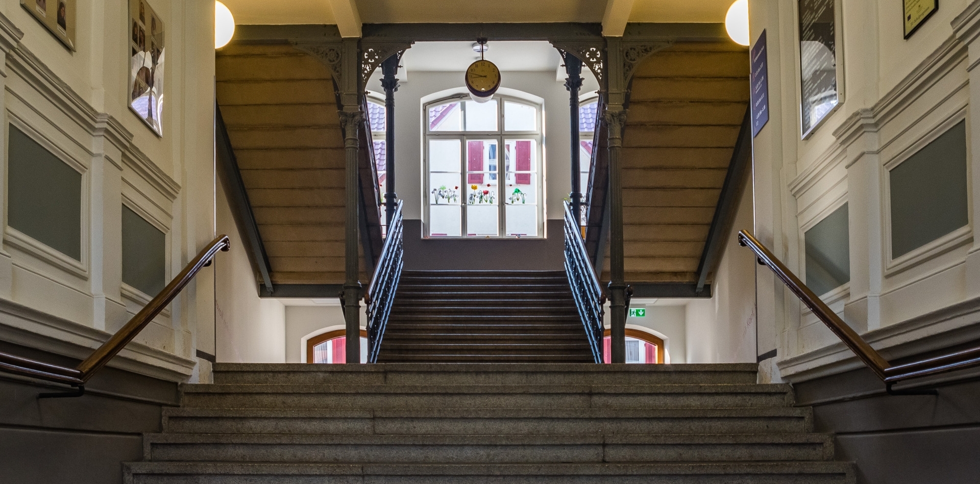 Eingangsbereich des Schulgebäudes der Schlosswallschule Schorndorf